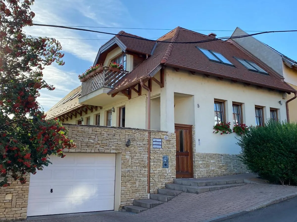 Gardonyi Apartman Apartment Eger